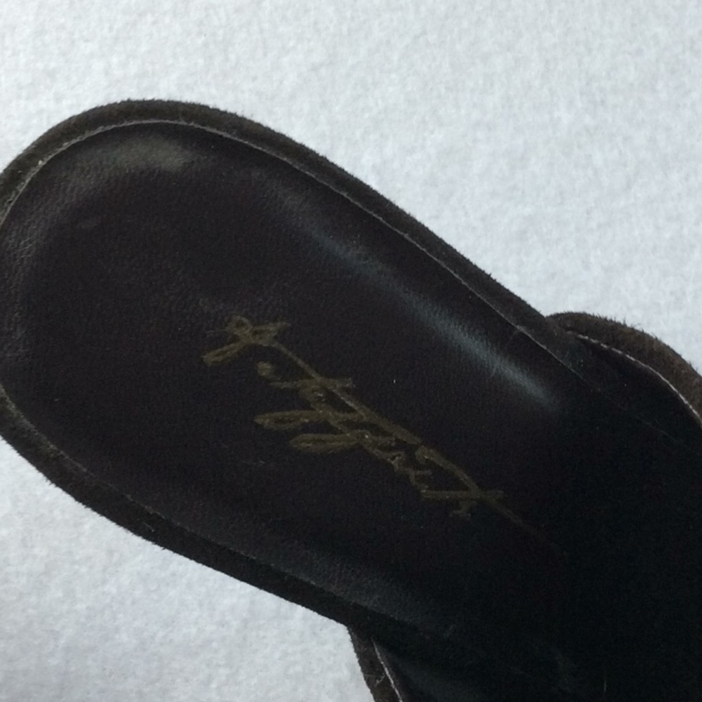 Shoes - Picture 5 of 5